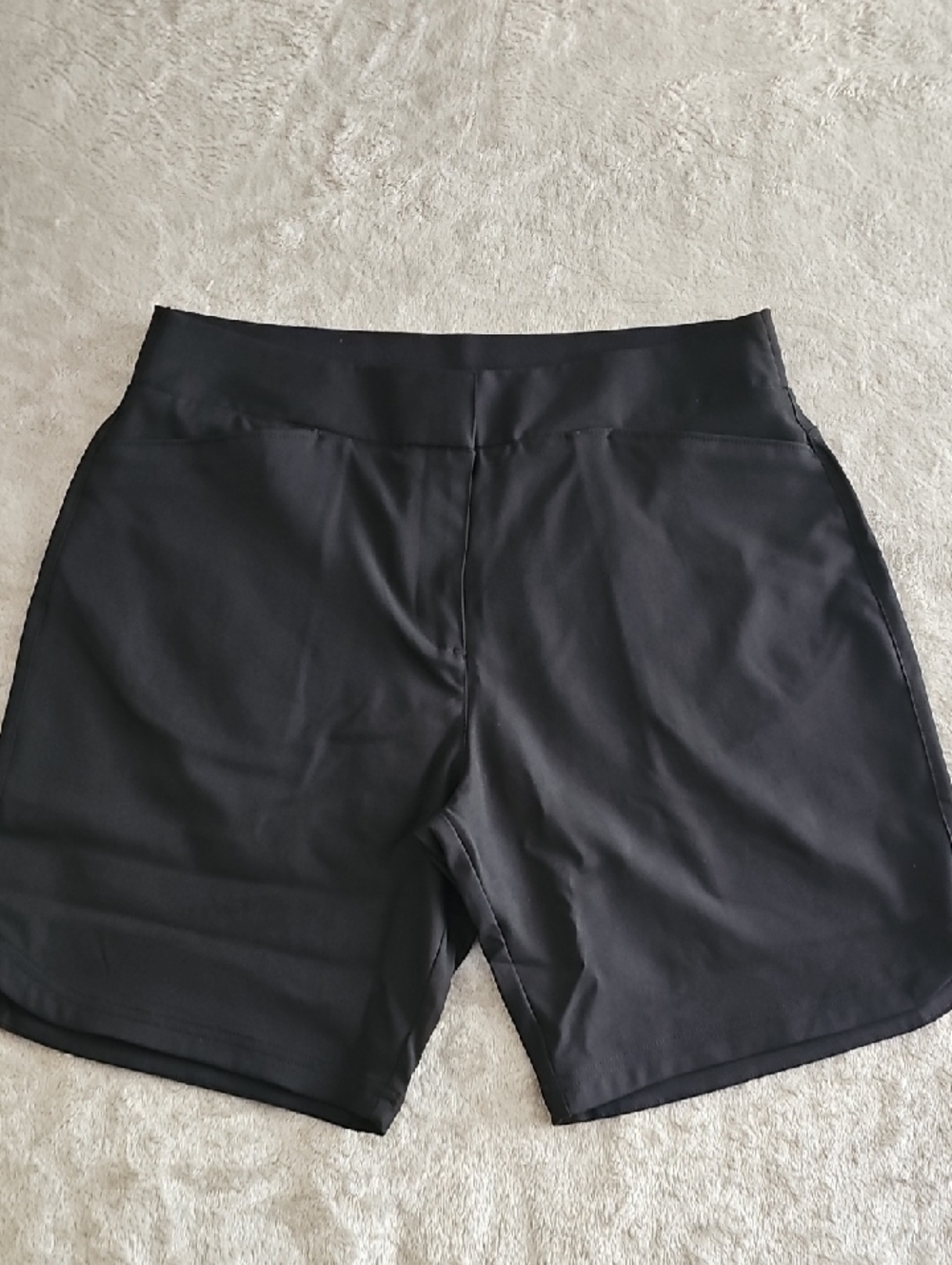 Puma NWT Women's Black Bermuda Stretch Shorts Size L
